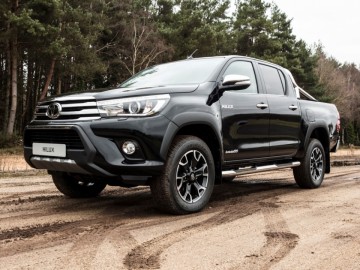 Toyota Hilux Invincible 50 Chrome Edition na 50-lecie modelu